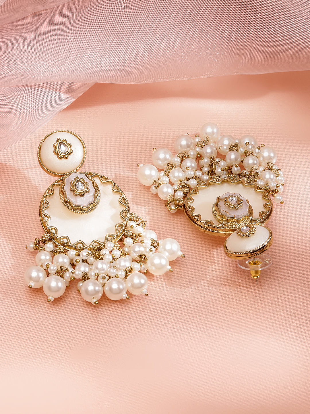 Pure Glow White Dangler Earrings フリーサイズ