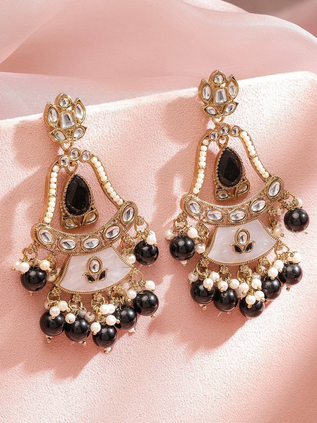 Midnight Glow Black Dangler フリーサイズ