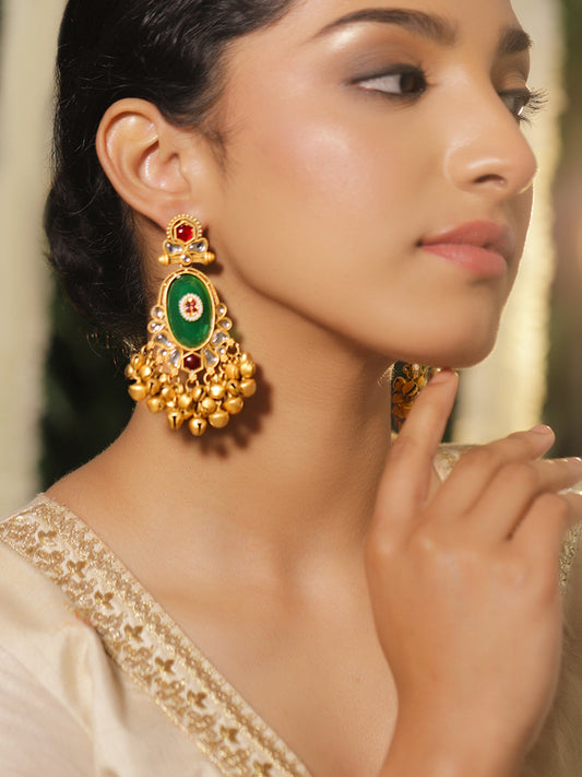 green Studded gold beaded Kashmiri dangle earrings フリーサイズ