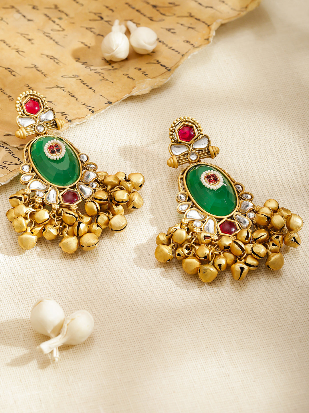 green Studded gold beaded Kashmiri dangle earrings フリーサイズ