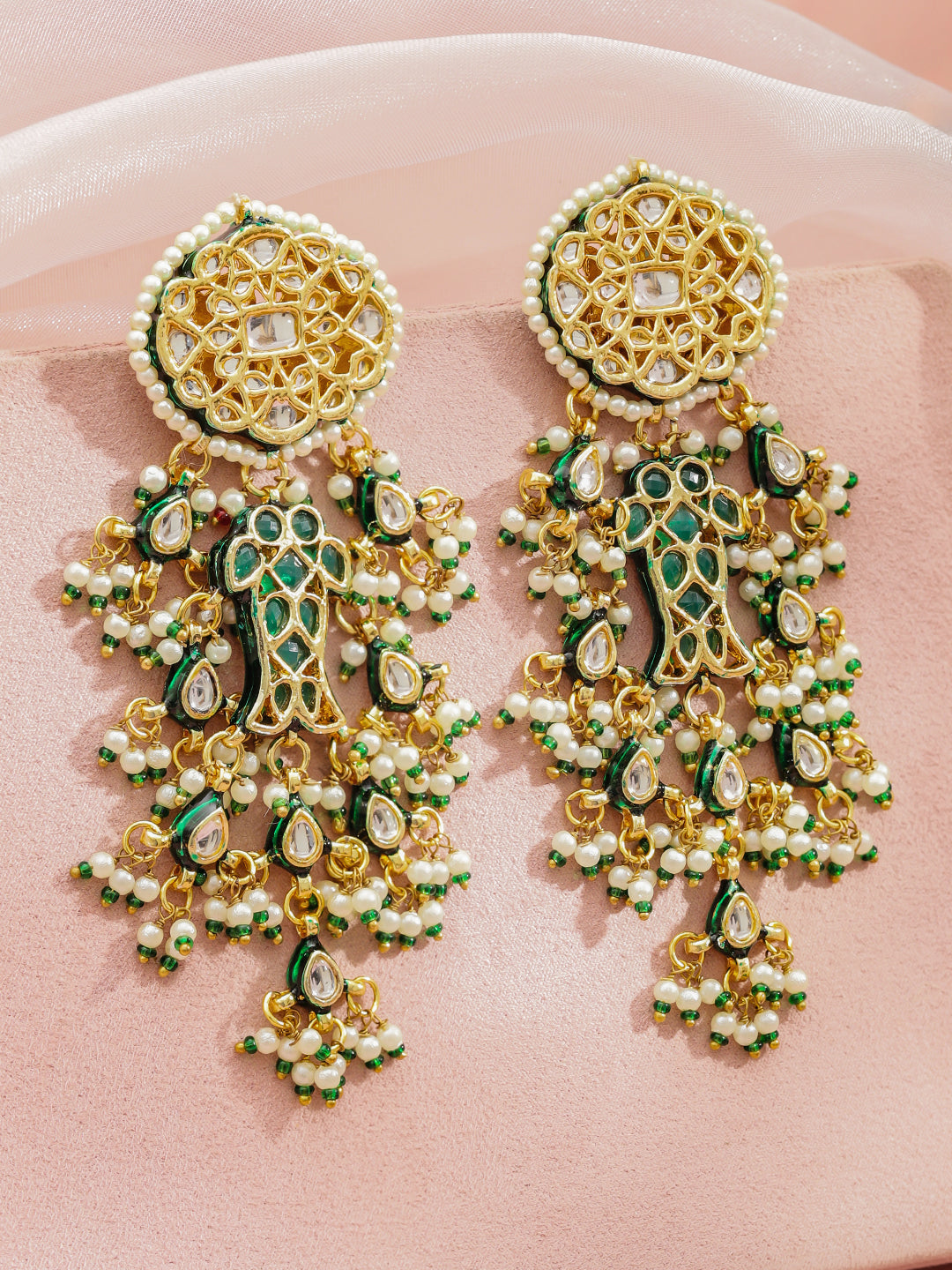Charmed by Green & White Danglers フリーサイズ