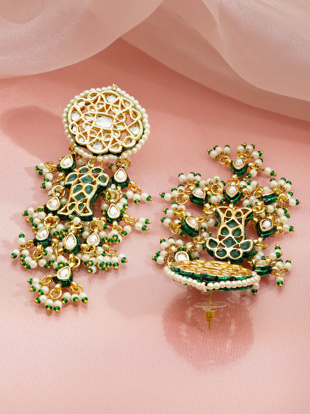Charmed by Green & White Danglers フリーサイズ