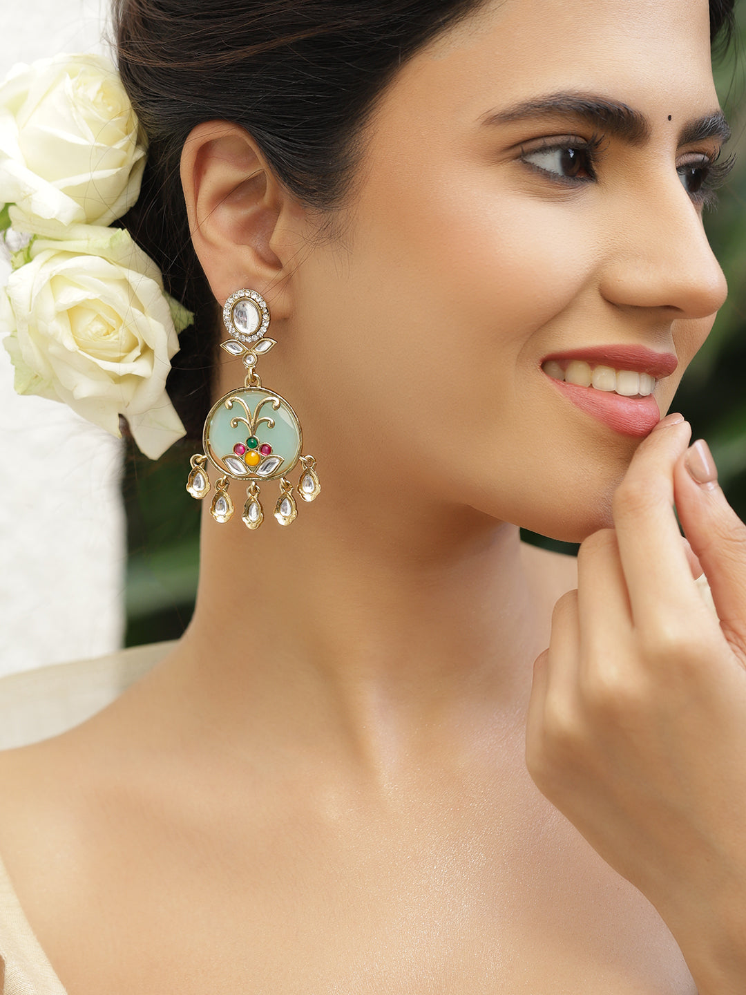 White Studded Blue Dangler Earrings フリーサイズ