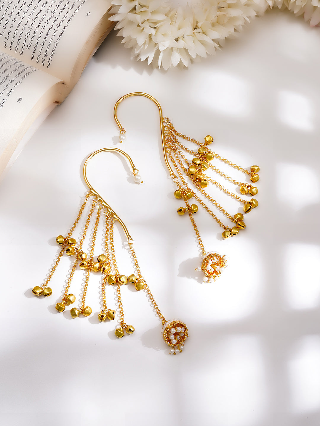 【Rubans】 Gold-Plated Layered Chain Pearl Jhumka Ear Cuff Earrings｜ゴールドメッキ レイヤードチェーン パール ジュムカ イヤカフ イヤリング