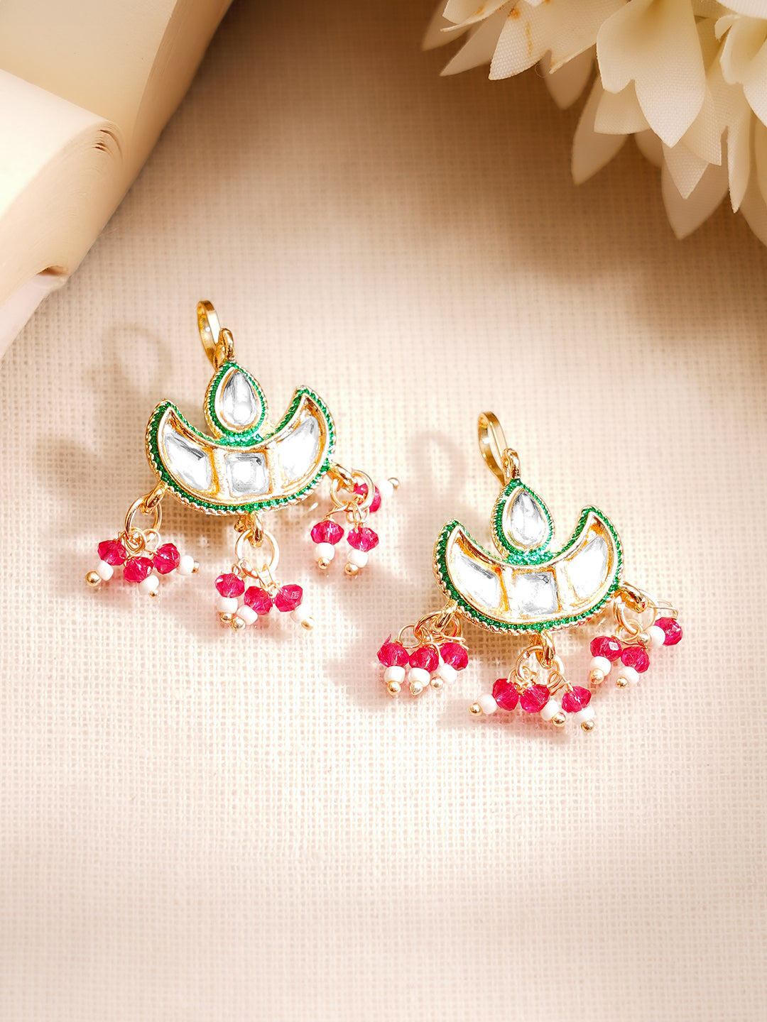 【Rubans】 Gold Plated Kundan Crescent Moon Beaded Drop Earrings｜ゴールドメッキ クンダン クレセントムーン ビーズ ドロップイヤリング