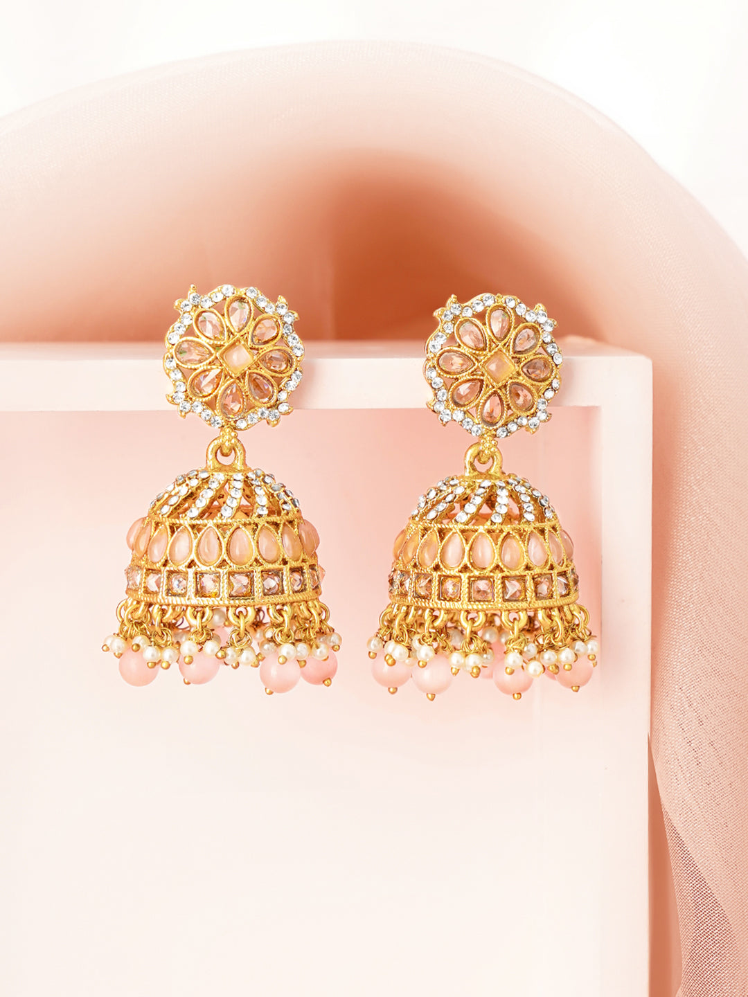 【Rubans】 Antique Gold Plated Pastel Pink Kundan Pearl Jhumka Earrings｜アンティークゴールドメッキ パステルピンク クンダン パール ジュムカ
