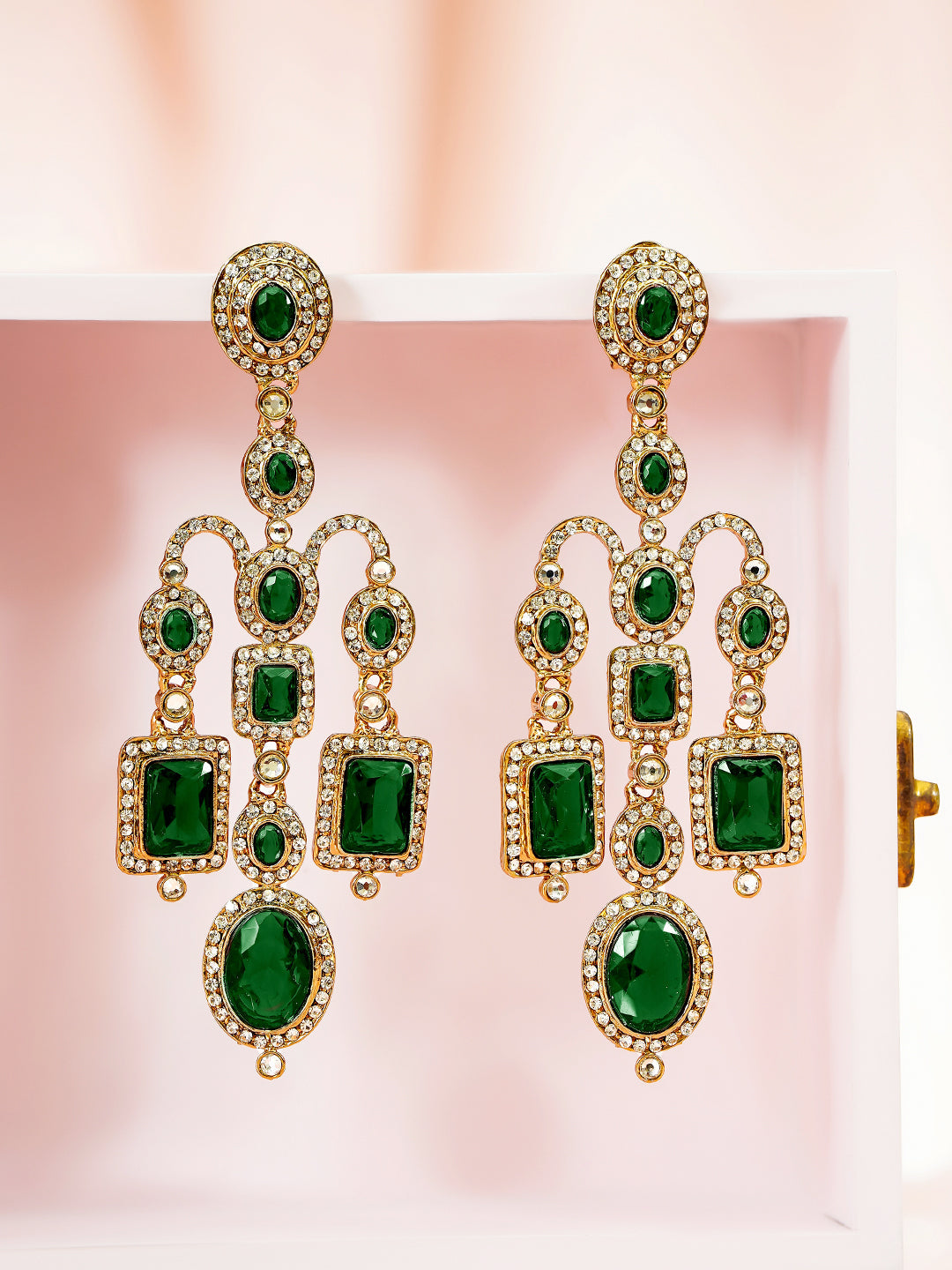 Luxury Bloom Green Stone Danglers フリーサイズ