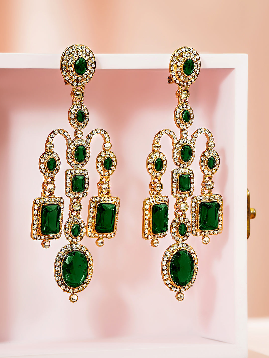 Luxury Bloom Green Stone Danglers フリーサイズ