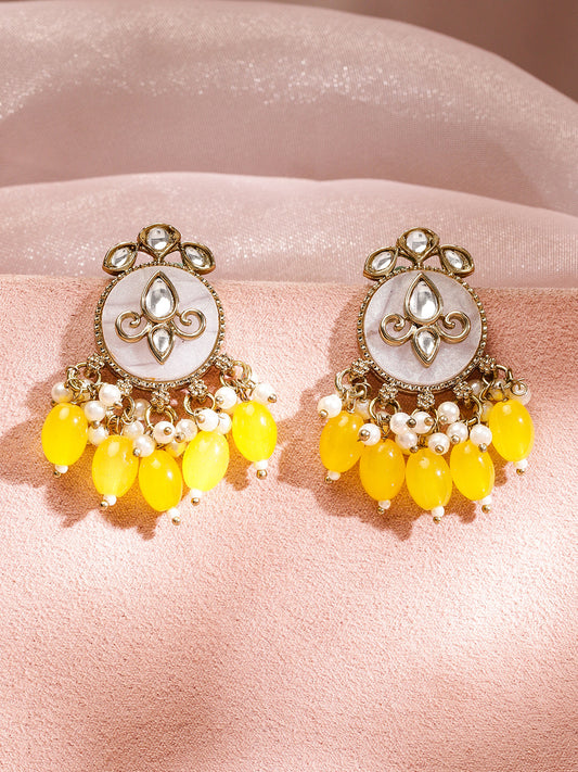 Yellow & White Radiance Danglers フリーサイズ