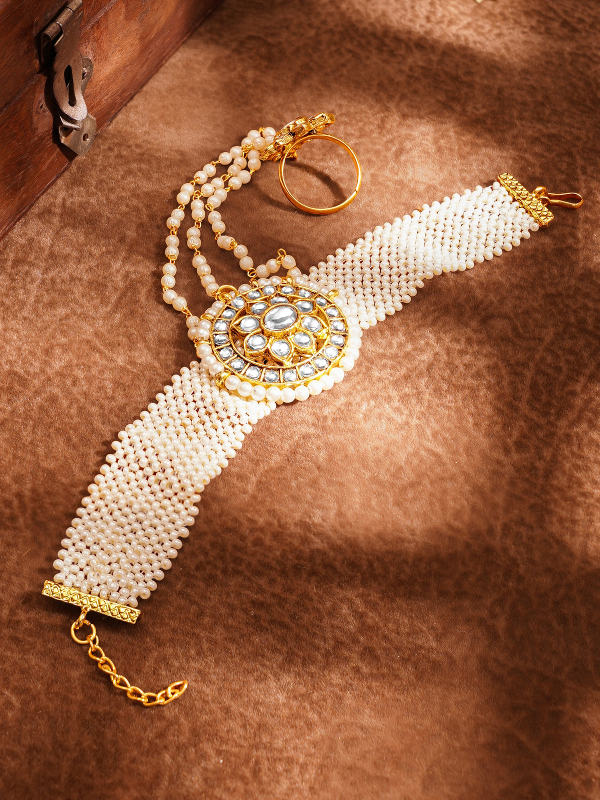 Statement Pearl Kundan Haathphool Bracelet フリーサイズ