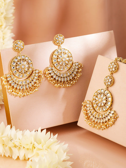 Vibrant White Cream Earring & Maangtikka Set Kundan Gold