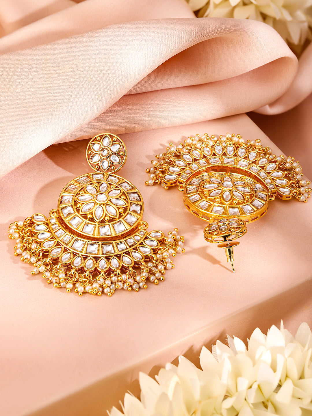 Vibrant White Cream Earring & Maangtikka Set Kundan Gold