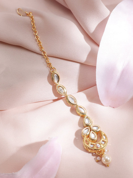【Rubans】 24K Gold-Plated White Kundan & Pearls Studded Handcrafted Maangtikka｜24K ゴールドメッキ ホワイトクンダン パール マーンティッカ（額飾り）
