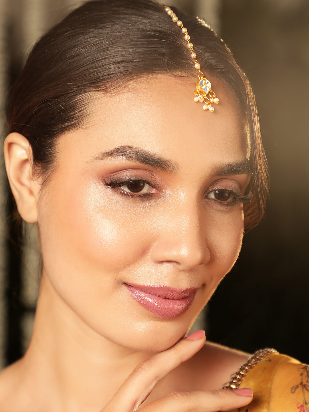 Radiant Kundan Maang Tikka Gold