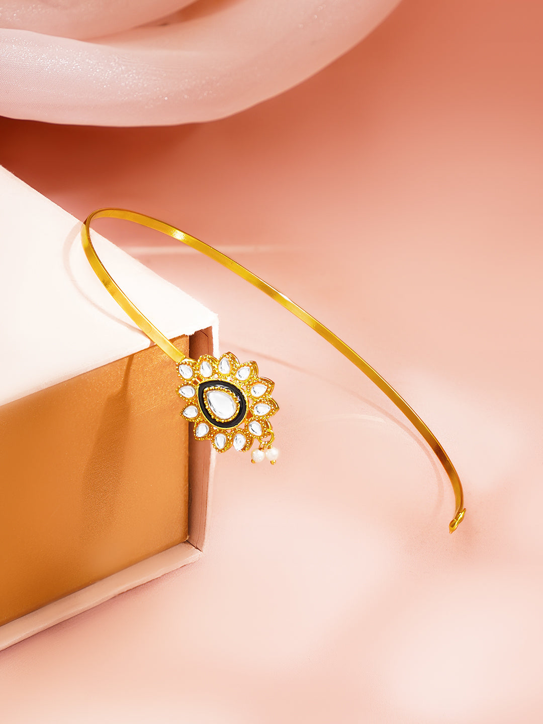 【Rubans】 Gold Plated Pearl Floral Maang Tikka｜ゴールドメッキ パール フローラル マーンティッカ（額飾り）