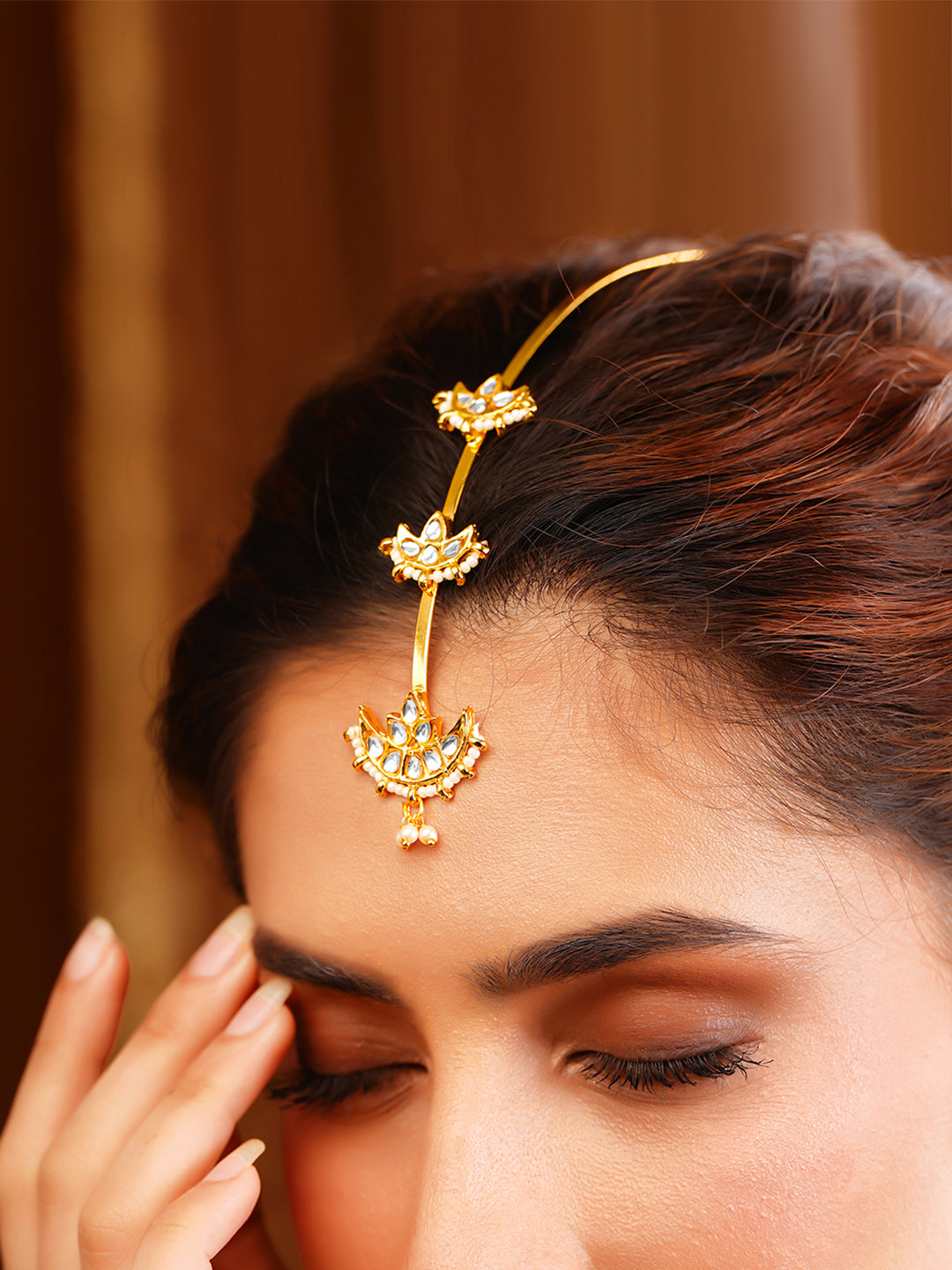 【Rubans】 Gold Plated Kundan Moon Design Pearl Maang Tikka｜ゴールドメッキ クンダン ムーンデザイン パール マーンティッカ（額飾り）