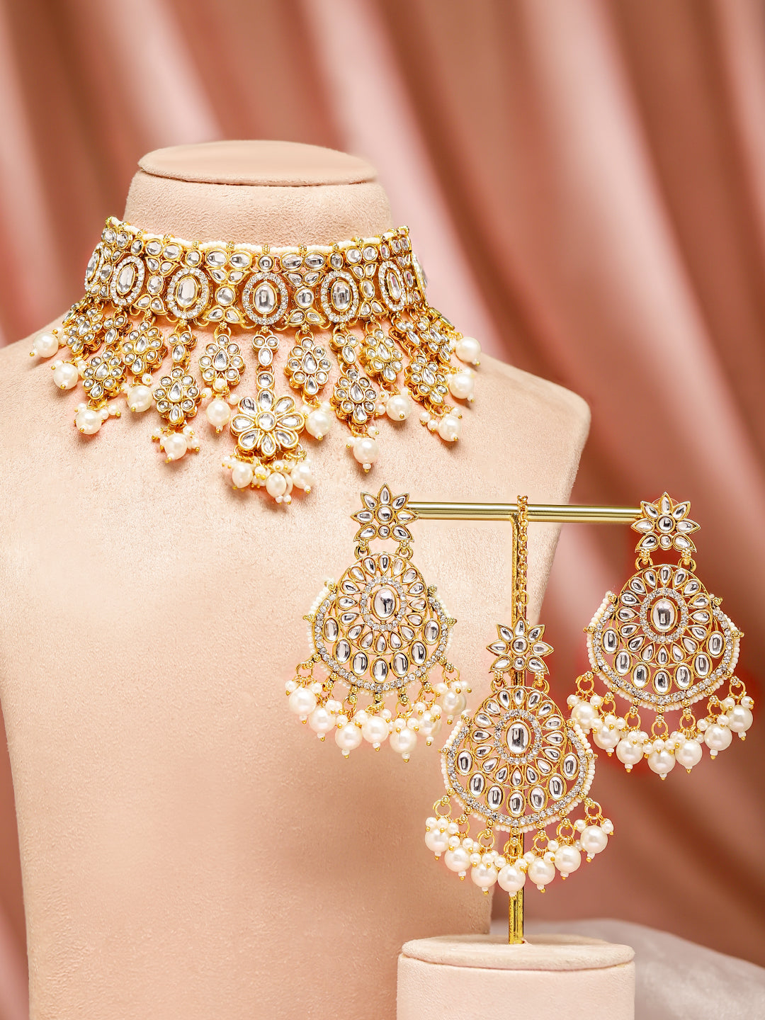 Whisper Between Kundan & Pearl Choker Set フリーサイズ