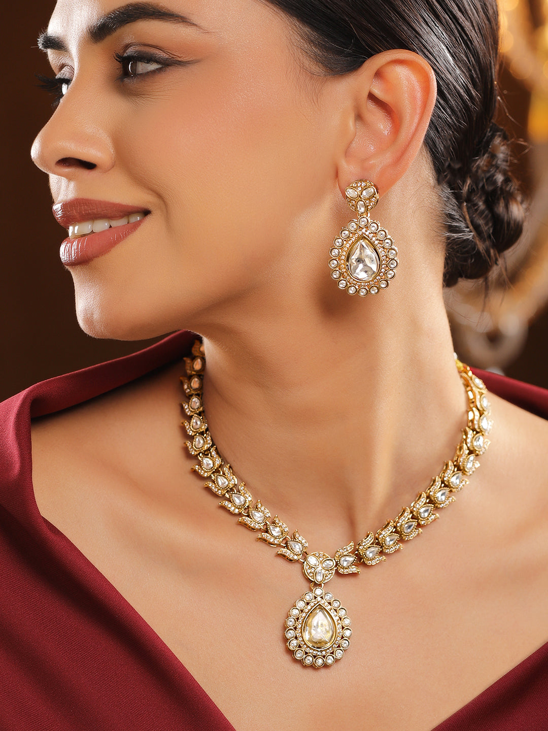 Whispering Lotus with Kundan Necklace Set フリーサイズ