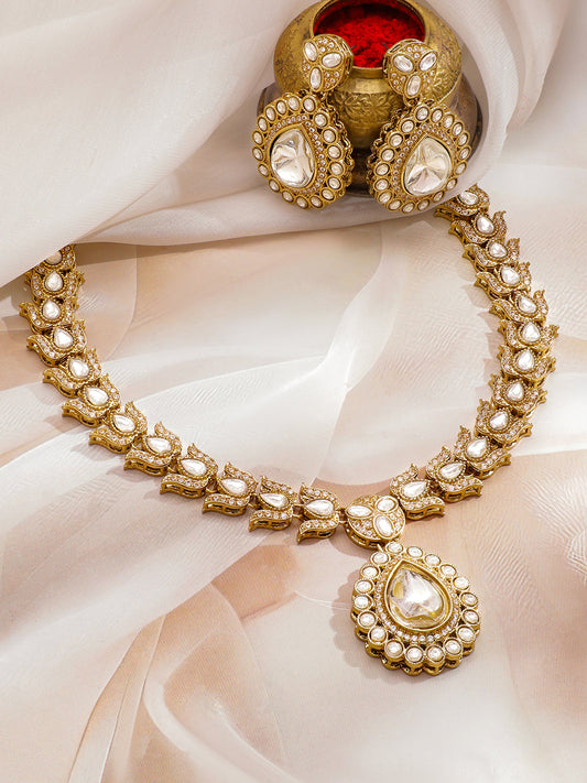 Whispering Lotus with Kundan Necklace Set フリーサイズ
