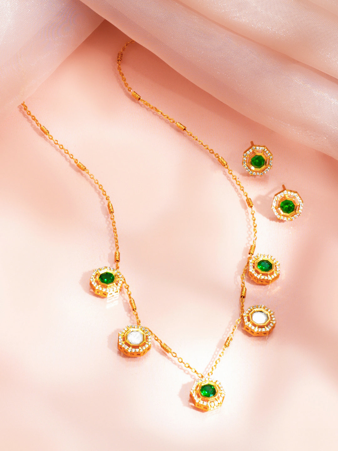 【Rubans】 Gold Plated Emerald Green Cubic Zirconia Charm Necklace Set｜ゴールドメッキ エメラルドグリーン キュービックジルコニア チャーム ネックレスセット