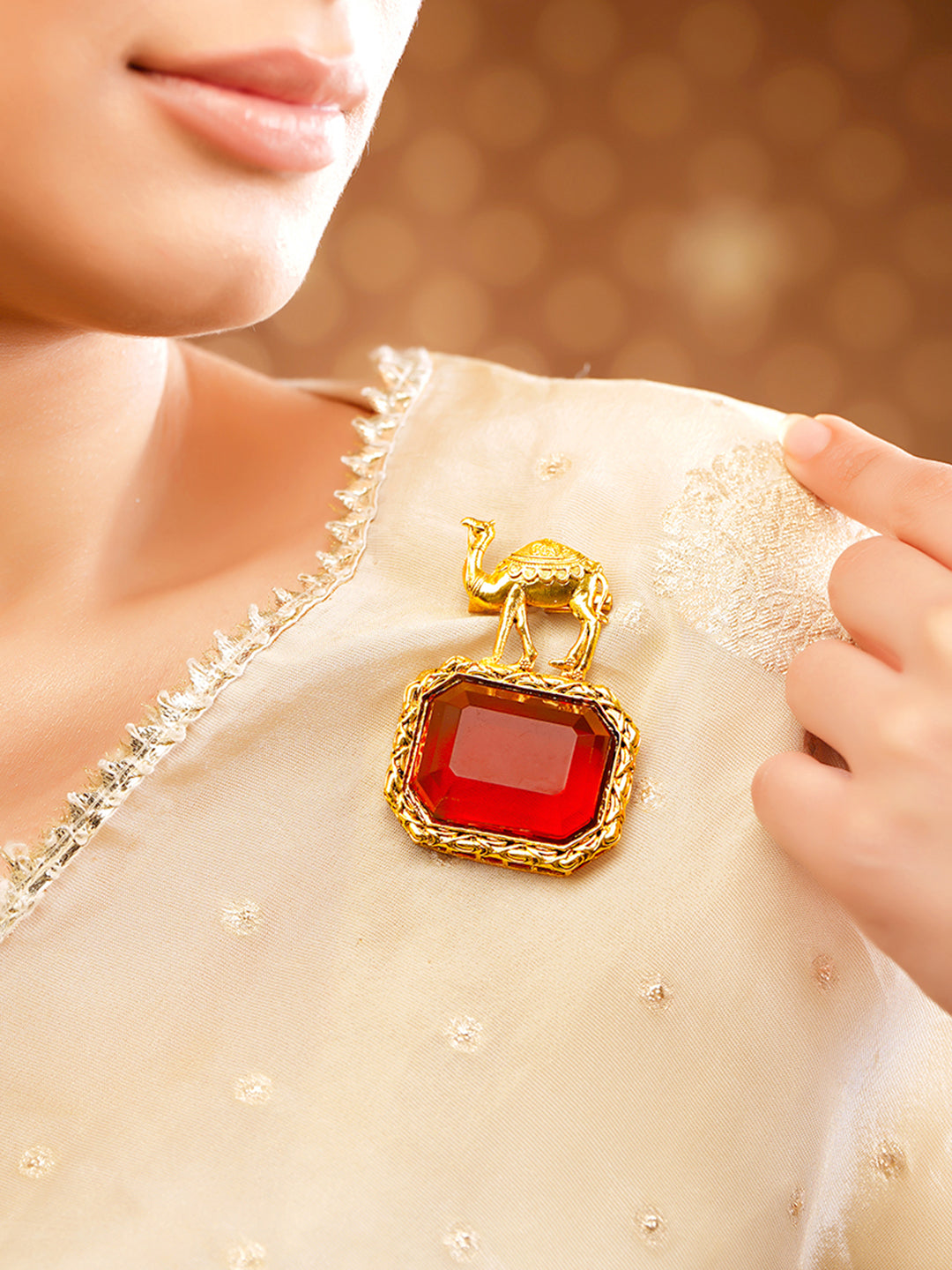 【Rubans】 Ruby Red Crystal Camel Motif Statement Brooch｜ルビーレッド クリスタル キャメルモチーフ ステートメント ブローチ