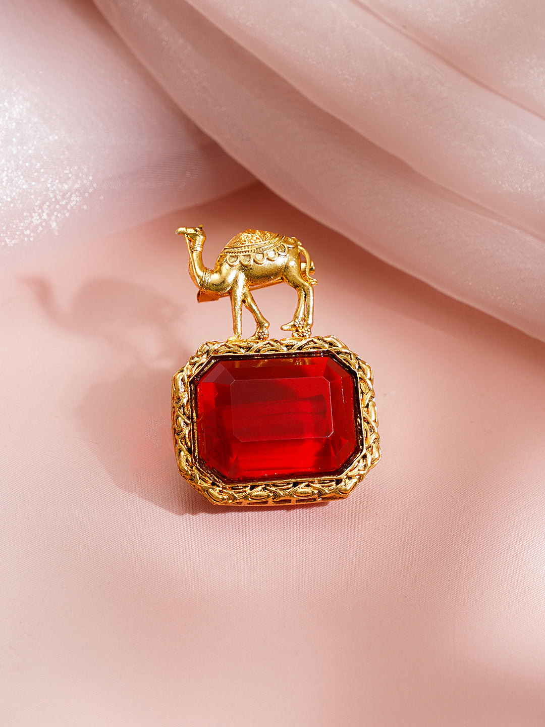 【Rubans】 Ruby Red Crystal Camel Motif Statement Brooch｜ルビーレッド クリスタル キャメルモチーフ ステートメント ブローチ