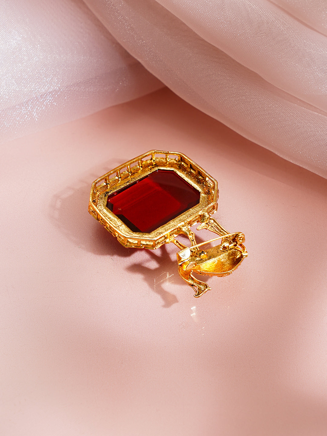 【Rubans】 Ruby Red Crystal Camel Motif Statement Brooch｜ルビーレッド クリスタル キャメルモチーフ ステートメント ブローチ
