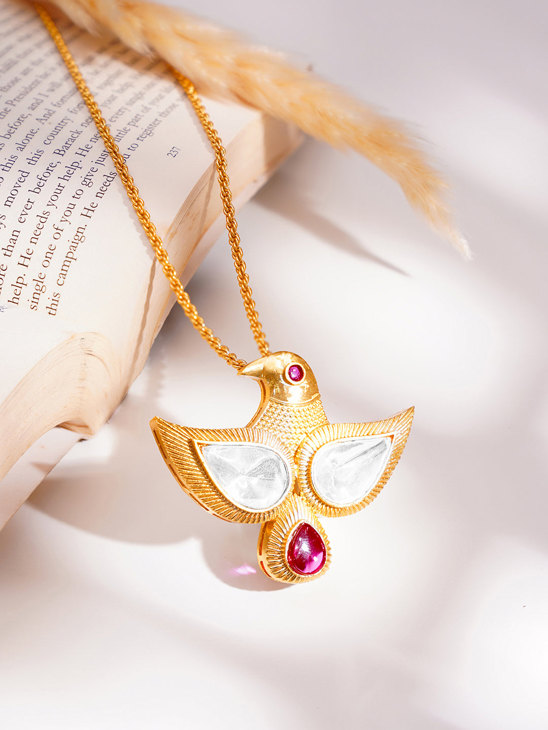 Golden Bird Kundan Statement Pendant フリーサイズ