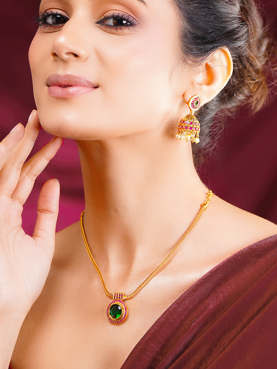 【Rubans】 Gold Plated Emerald Medallion Statement Pendant Set｜ゴールドメッキ エメラルド メダリオン ステートメント ペンダントセット