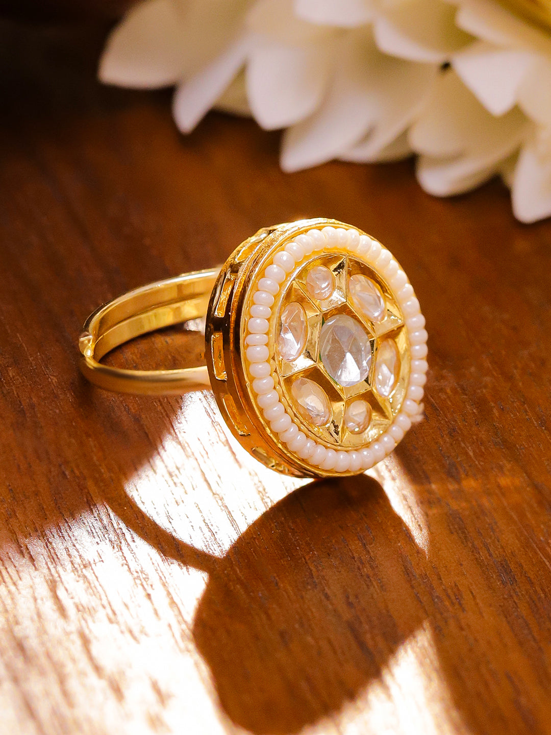 White Studded Kundan Pearl Ring フリーサイズ