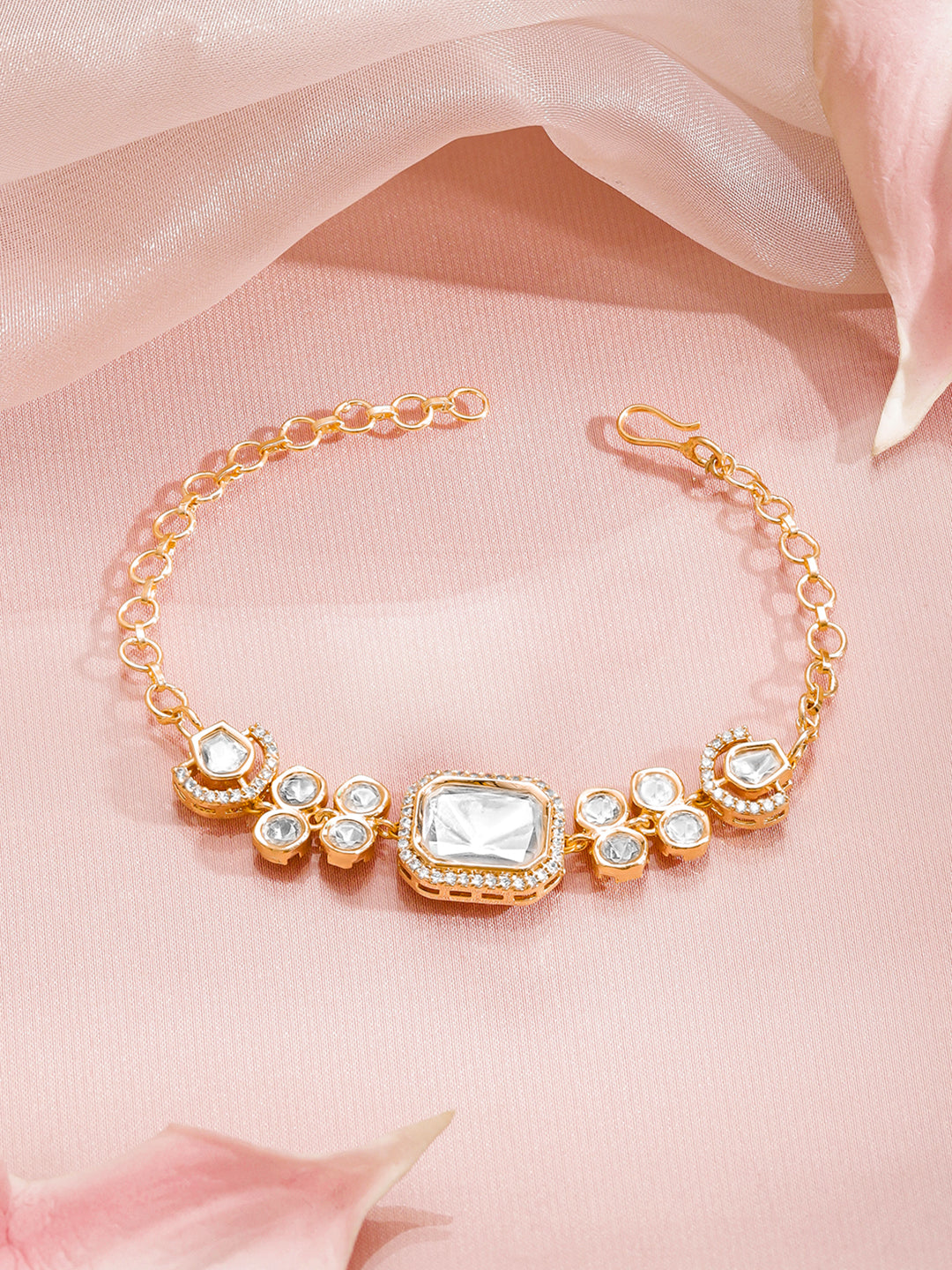 White Crystal Studded Gold Toned Bracelet フリーサイズ