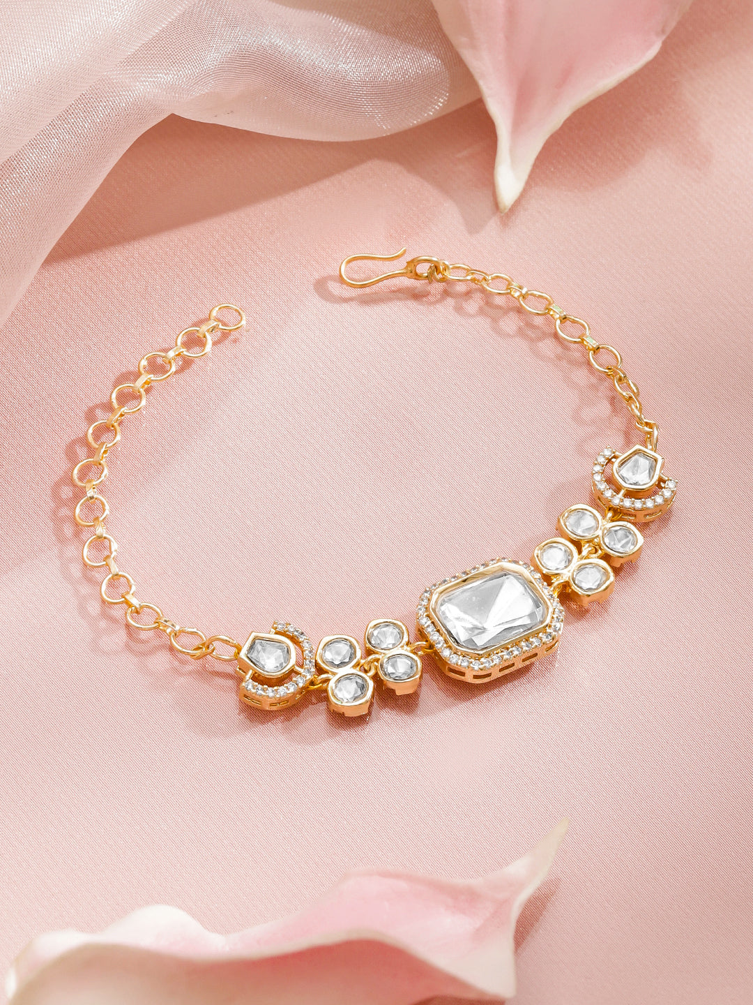 White Crystal Studded Gold Toned Bracelet フリーサイズ