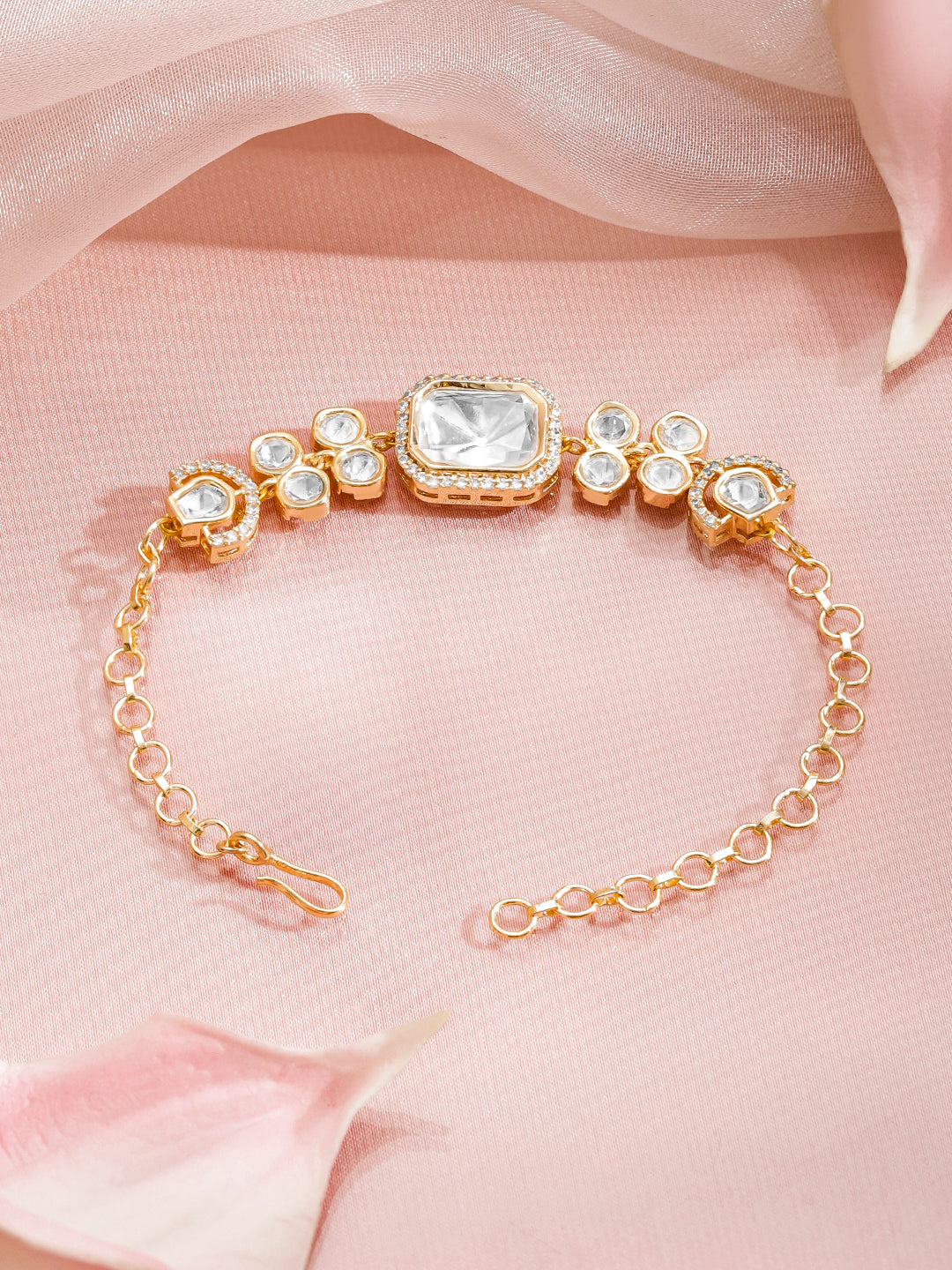 White Crystal Studded Gold Toned Bracelet フリーサイズ