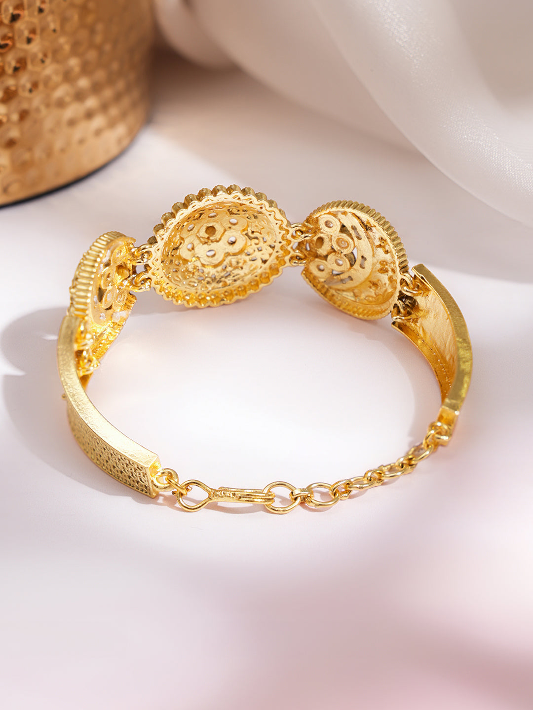 Gold Kundan Medallion Festive Bracelet フリーサイズ