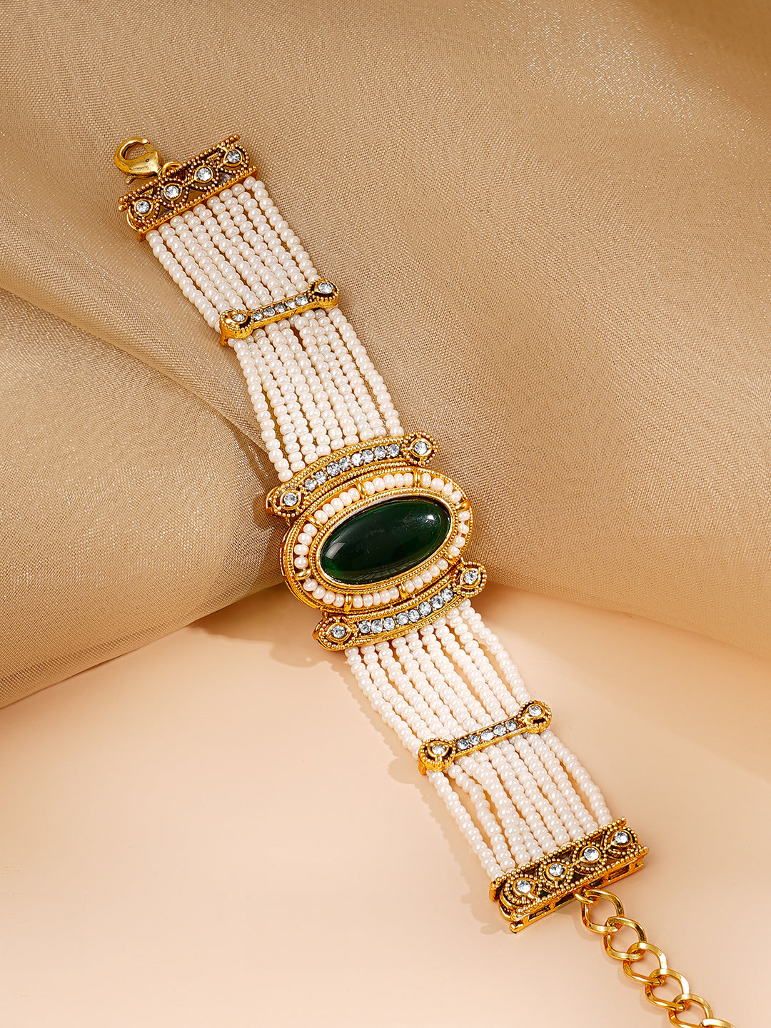 【Rubans】 Gold Plated Pearl Beaded Multi Strand Kundan Emerald Centered Bracelet｜ゴールドメッキ パールビーズ マルチストランド クンダン エメラルドセンター ブレスレット