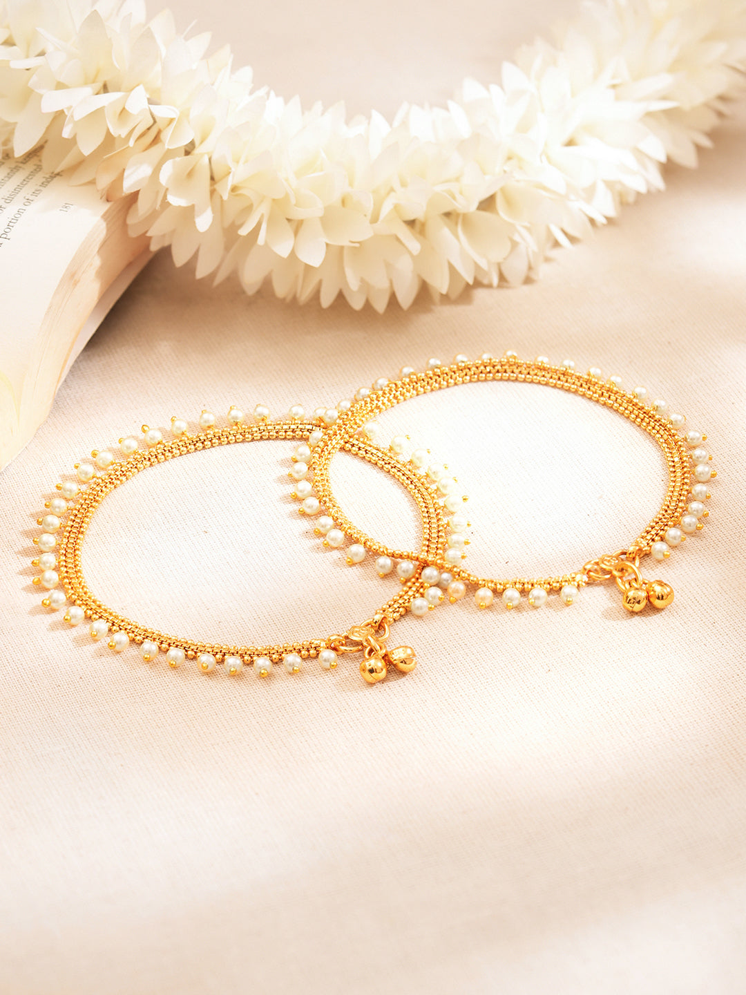 【Rubans】 Set of 2 Gold Plated Pearl Beaded Ghungroo Anklets｜ゴールドメッキ パールビーズ グングルー アンクレット 2本セット