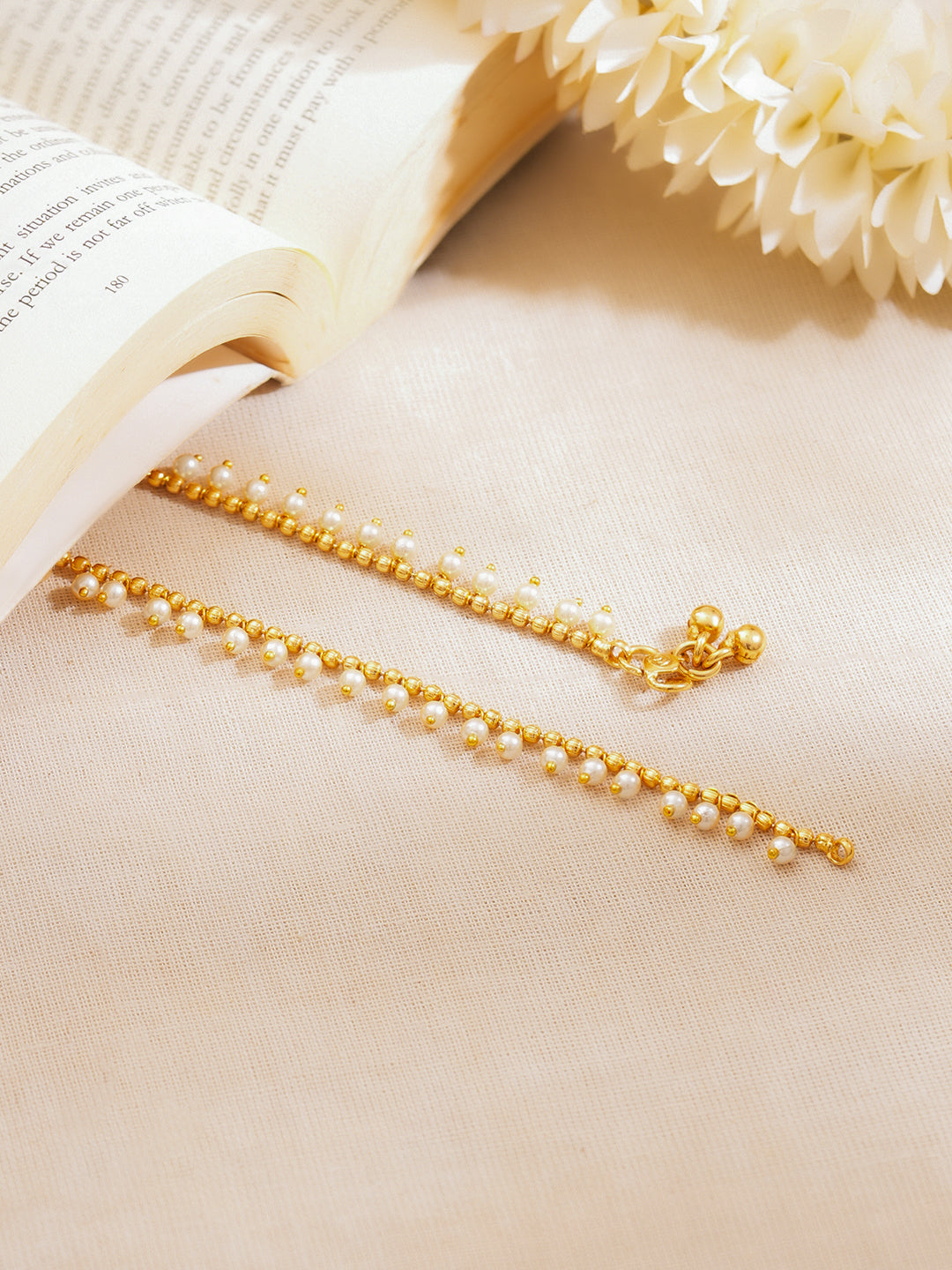 【Rubans】 Set of 2 Gold Plated Pearl Beaded Ghungroo Anklets｜ゴールドメッキ パールビーズ グングルー アンクレット 2本セット