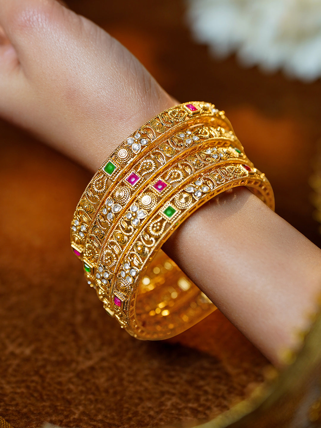 Regal Detailing Gold Statement Bangles 2.8 - Large