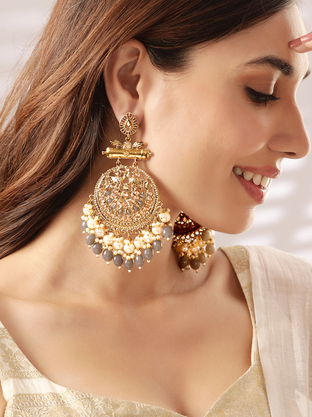 【Rubans】 22K Gold-Plated Pearl & Grey Stone Studded & Beaded Big Traditional Chandbali Earrings｜22K ゴールドメッキ パール＆グレーストーン ビッグ トラディショナル チャンドバリ イヤリング
