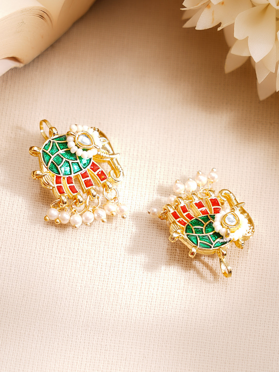 【Rubans】 Gold Plated Pearl Beaded Elephant Motif Multicolor Kundan Ear Cuffs｜ゴールドメッキ パールビーズ エレファントモチーフ マルチカラー クンダン イヤカフ