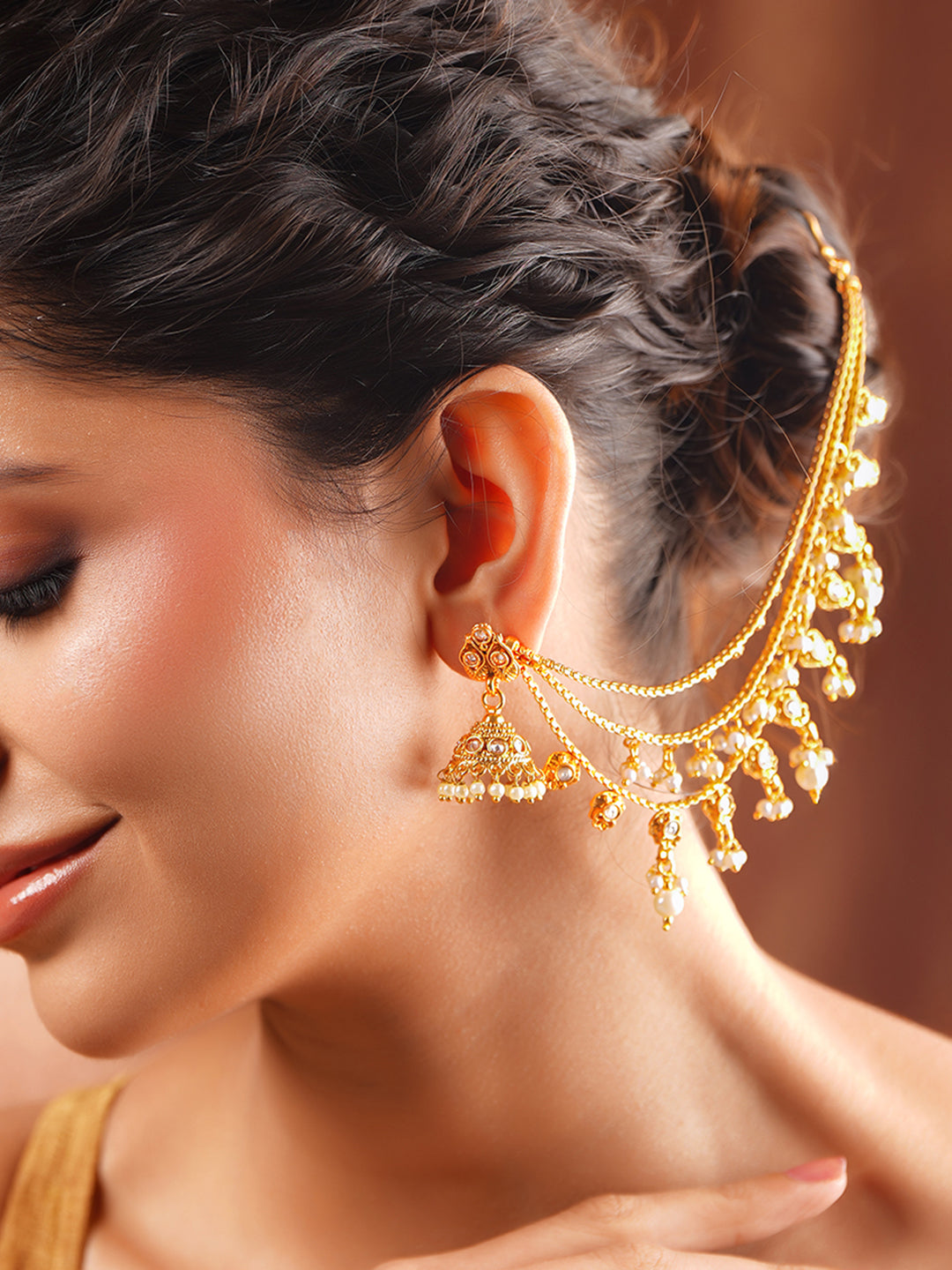 【Rubans】 Gold Plated Pearl Beaded Layered Kaan Chain Jhumkas｜ゴールドメッキ パールビーズ レイヤード カーンチェーン ジュムカ