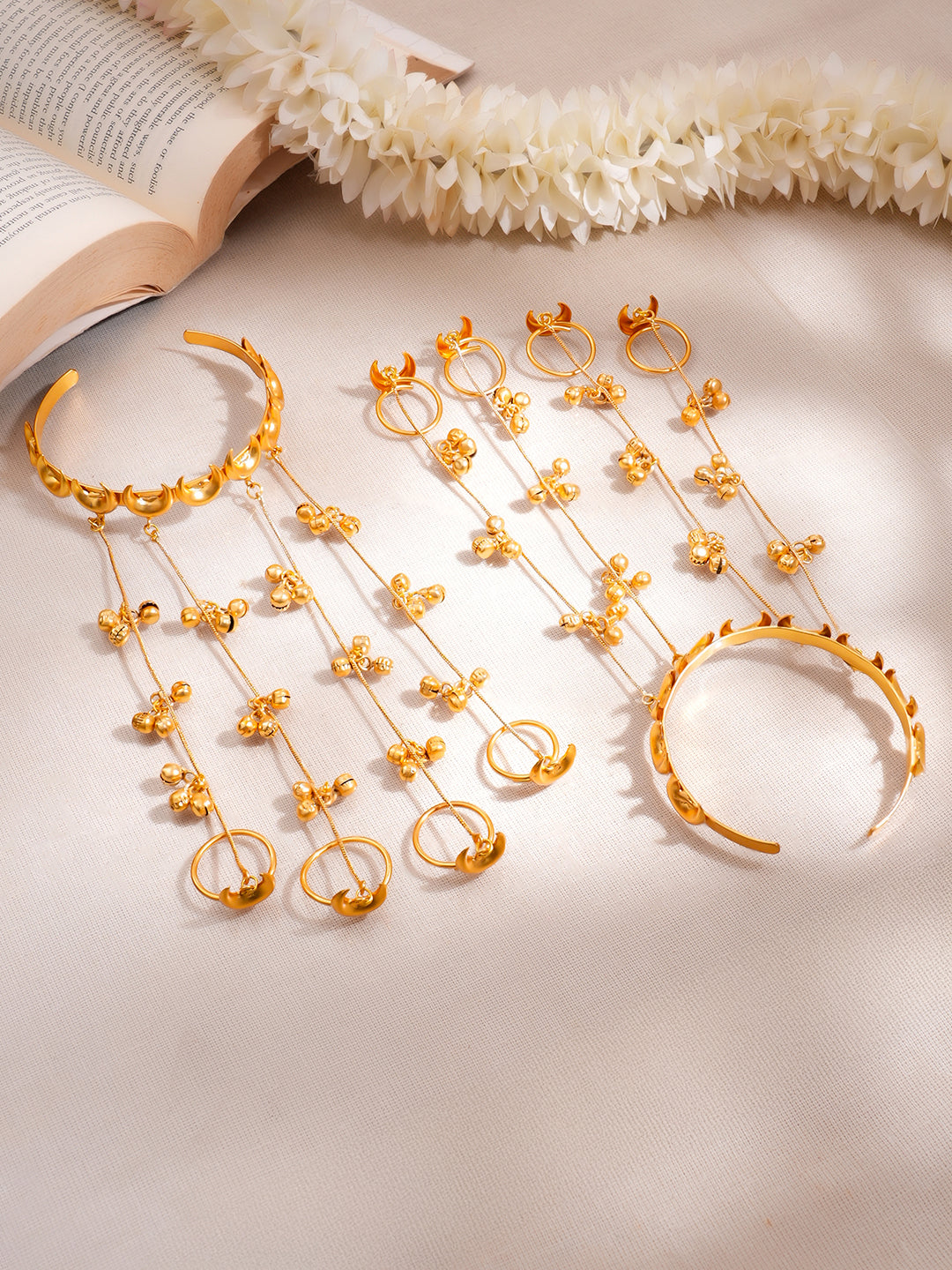 Golden Moonlight Haathphool Bracelet Set Length - 17 cm