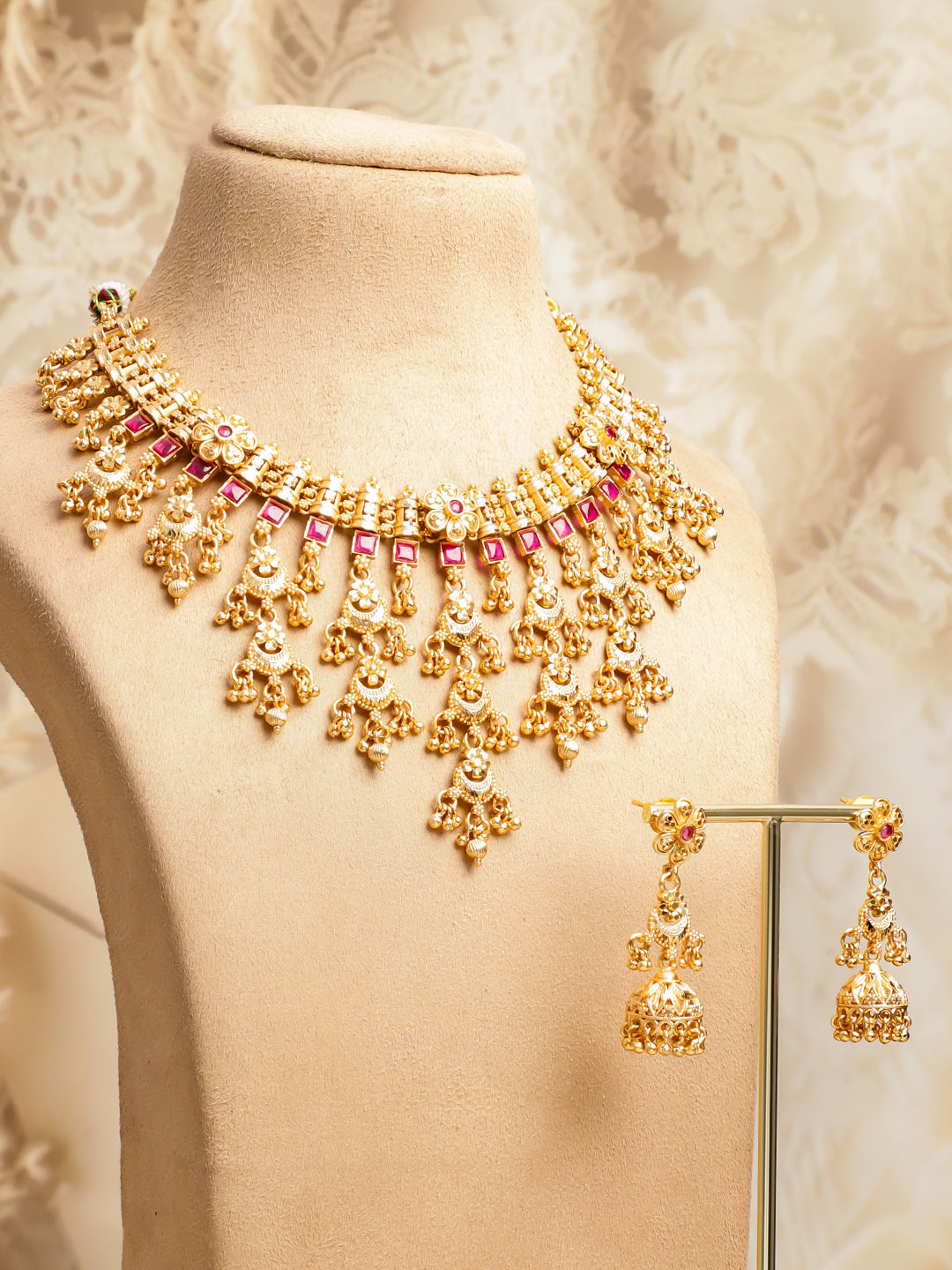 Ruby Studded Gold Beads Layered Necklace Set フリーサイズ