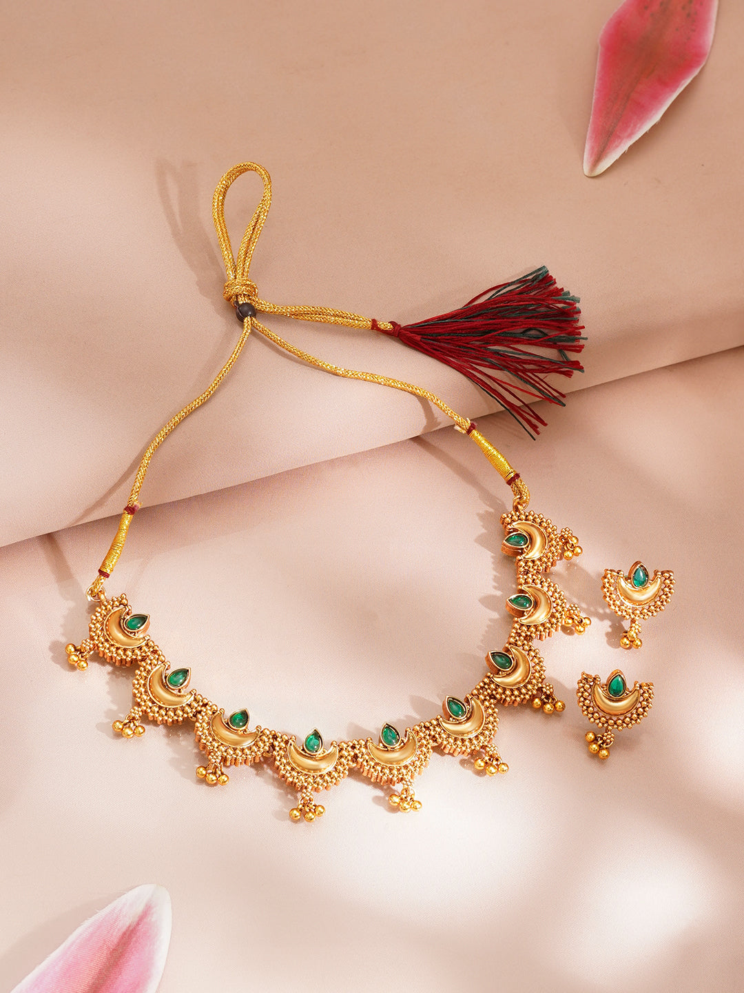 【Rubans】 Gold Plated Green Kundan Crescent Moon Choker Necklace Set｜ゴールドメッキ グリーンクンダン クレセントムーン チョーカーセット