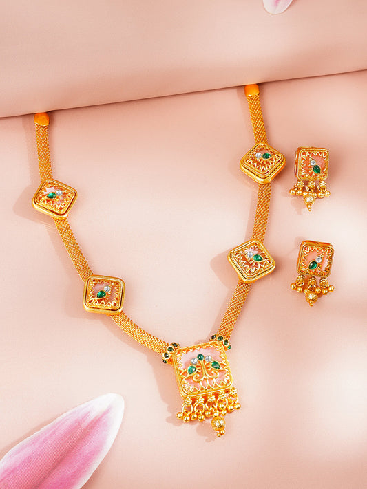 【Rubans】 Gold Plated Cubic Motif Pink Studded Necklace Set｜ゴールドメッキ キューブモチーフ ピンクストーン ネックレスセット（マーンティッカ付き）