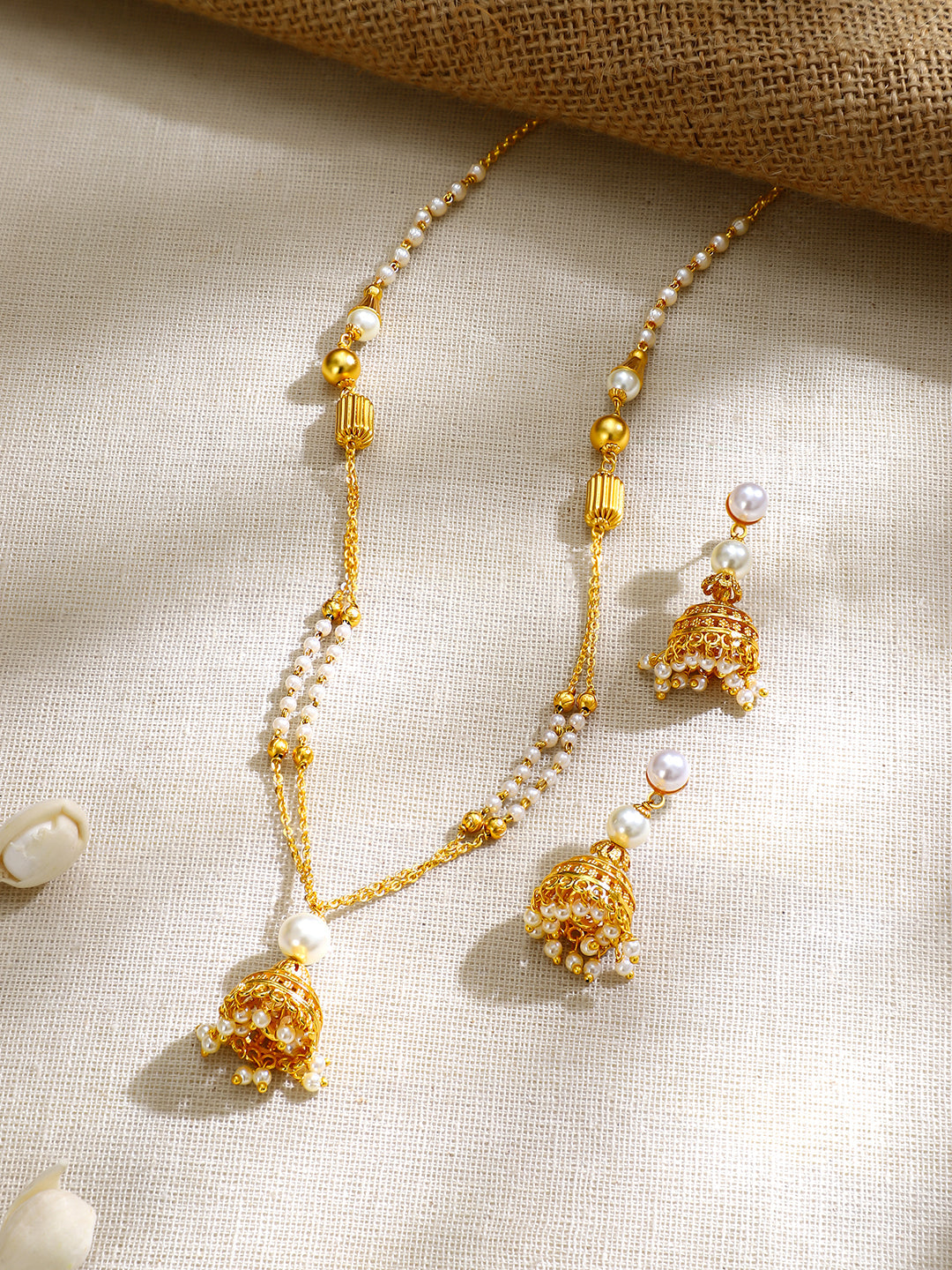 【Rubans】Gold Plated pearl beaded string hanging bell-shaped jhumka drop pendant Set｜ゴールドメッキ パールビーズ ベル ジュムカ ドロップ ペンダントセット