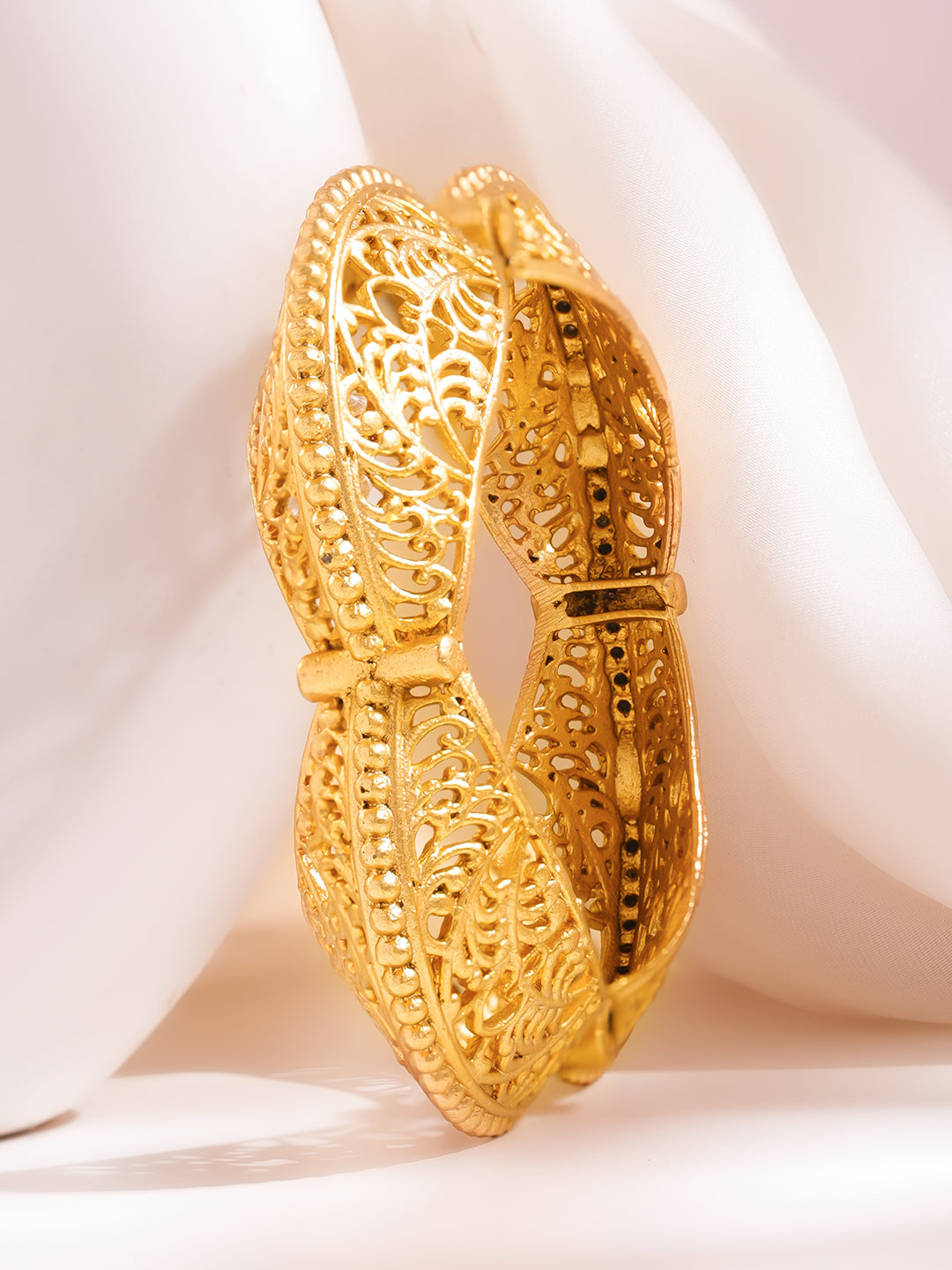 Golden Lacework Openable Bracelet Width - 2 cm