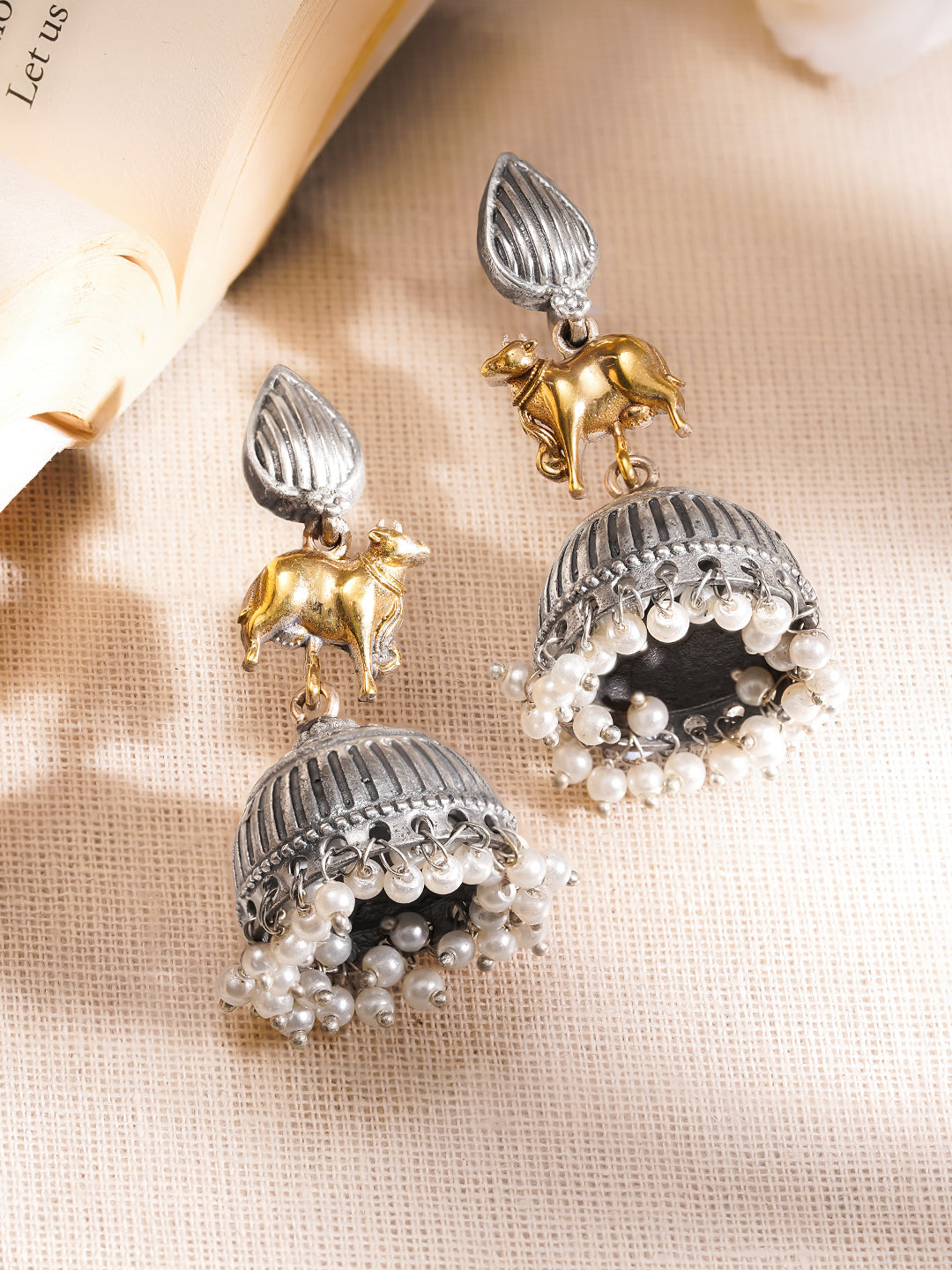 Heritage Animal Charm Oxidised Jhumkas フリーサイズ