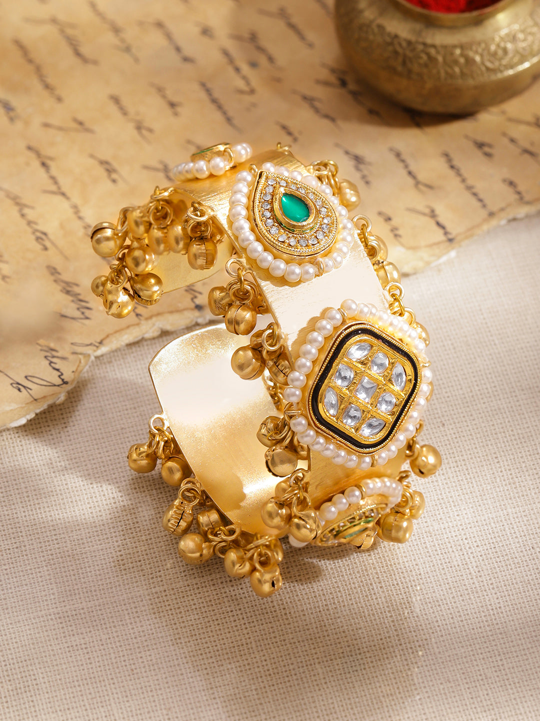 Pearl Embellished Gold Beaded Kundan Bracelet フリーサイズ