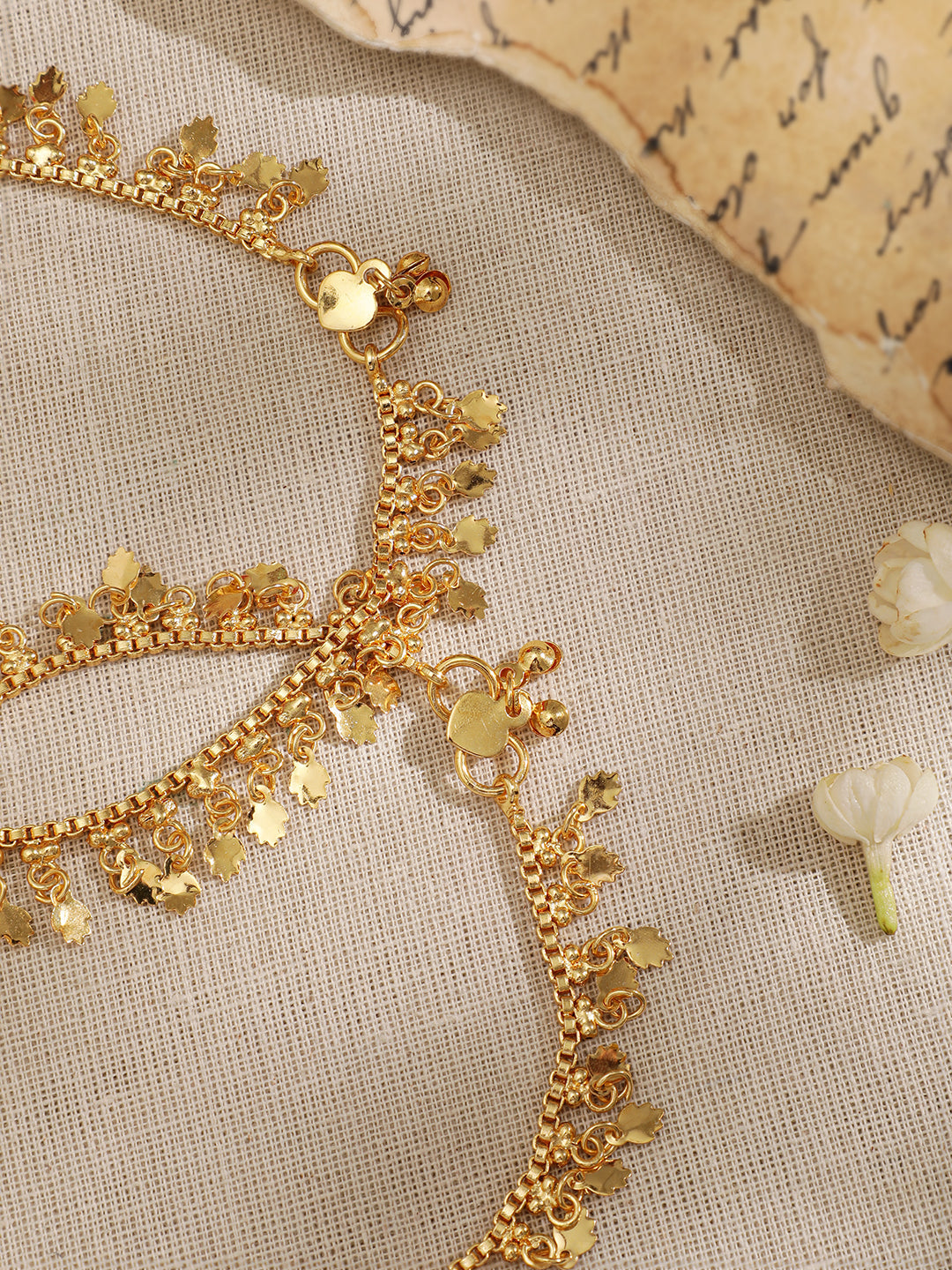 Gilded Splendor 22K Gold-Plated Linked Chain Anklet - A Statement of Glamour Gold